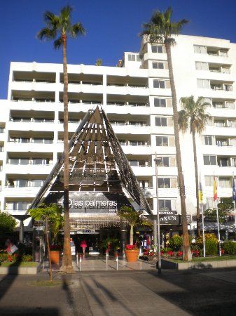 Centro Comercial Hotel las Palmeras